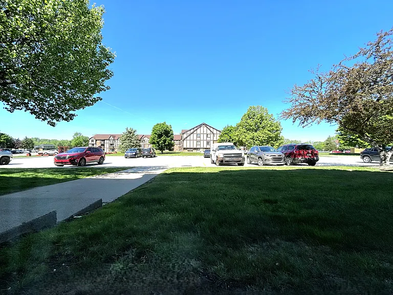 Charter Oaks Apartments — Photo 127