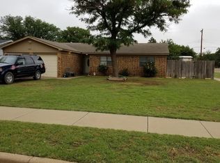 811 13th St, Shallowater, TX 79363