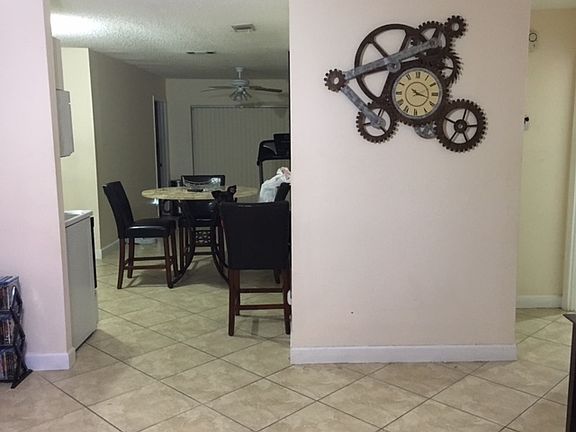 3rd image of 4758 Chariot Cir