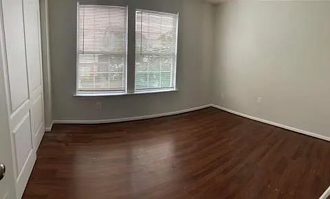 604 Railway Ct — Photo 15
