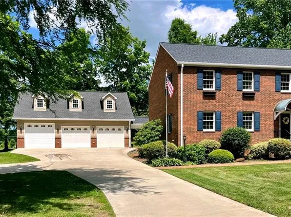 161 Hallander Dr, Mocksville, NC 27028