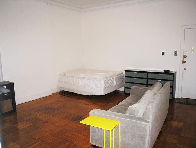 2nd image of 313 W 90th St APT 2R