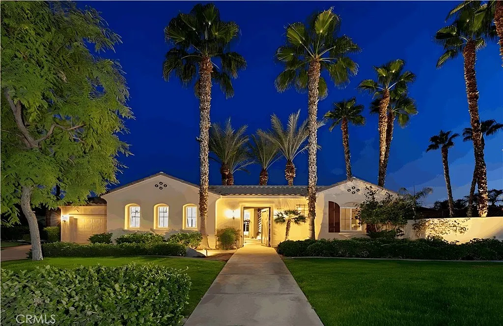 5 bed, 4.5 bath, 3698 sqft, $7,974 — Photo 3