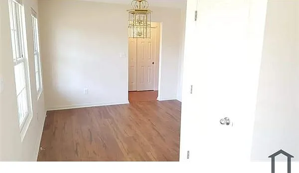4 bed, 2000 sqft, $2,100 — Photo 2