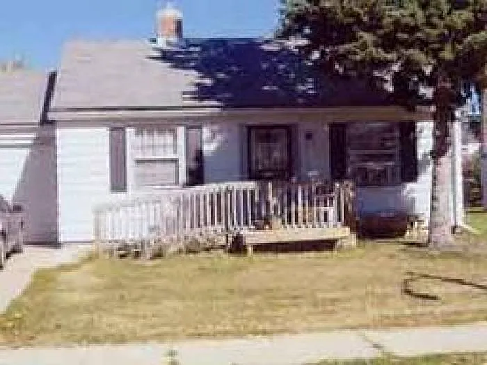 5118 W Stark St photo 1