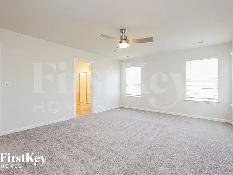 613 Goldburn Way — Photo 8