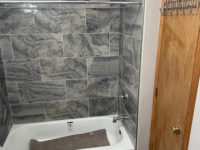330 Leah Ln #1B — Photo 8
