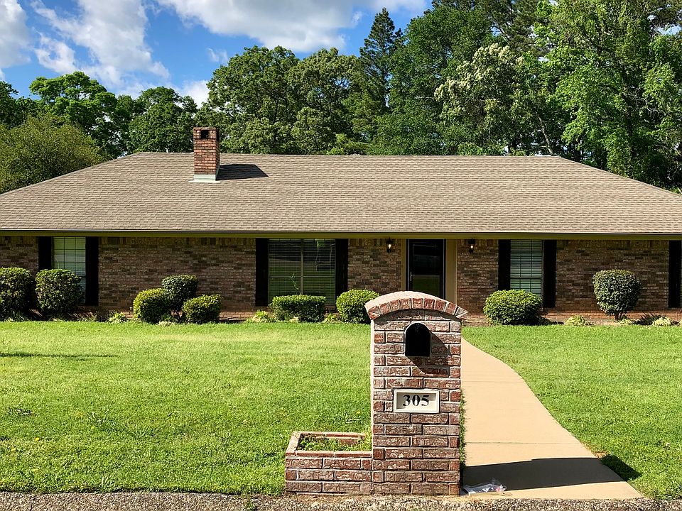 1st image of 305 Driftwood St