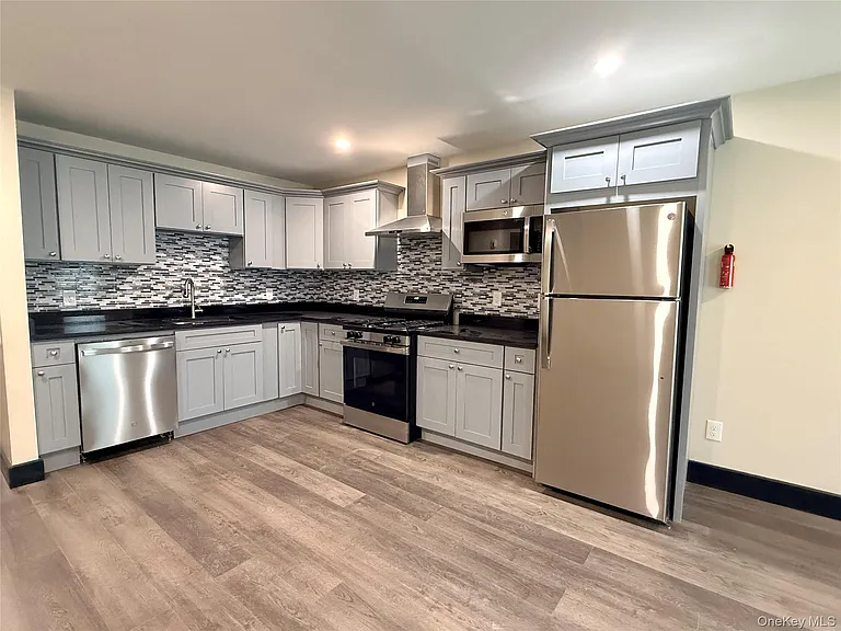 268 Carpenter Ave #1 — Photo 7