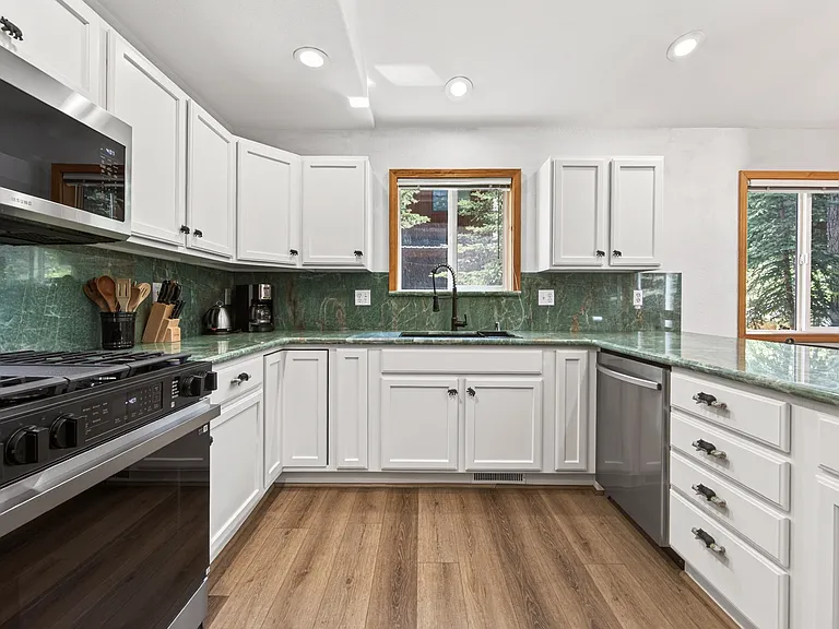 13907 Hansel Ave — Photo 11