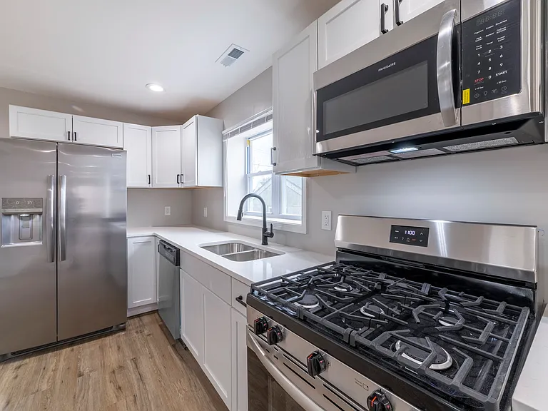 2545 Polk St — Photo 28