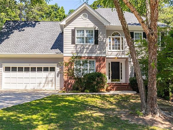 3rd image of 749 Sunny Field Ln