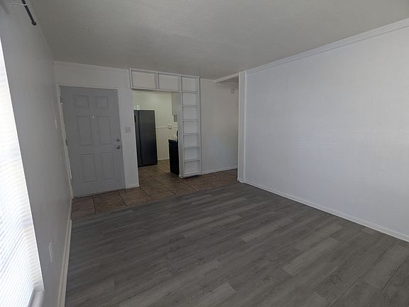 5th image of 1513 Akron Dr #2