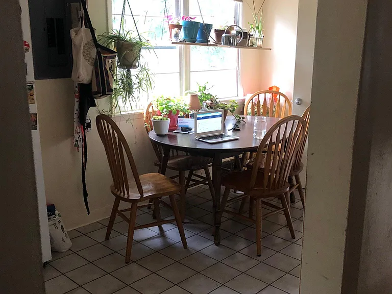 410 Riddle Dr — Photo 5