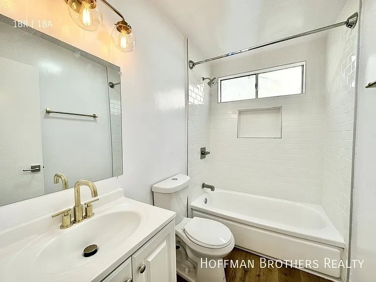 5111 Harold Way #302 — Photo 8