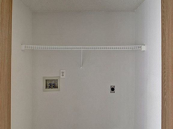 5th image of 1300 E 33rd Ave APT 502