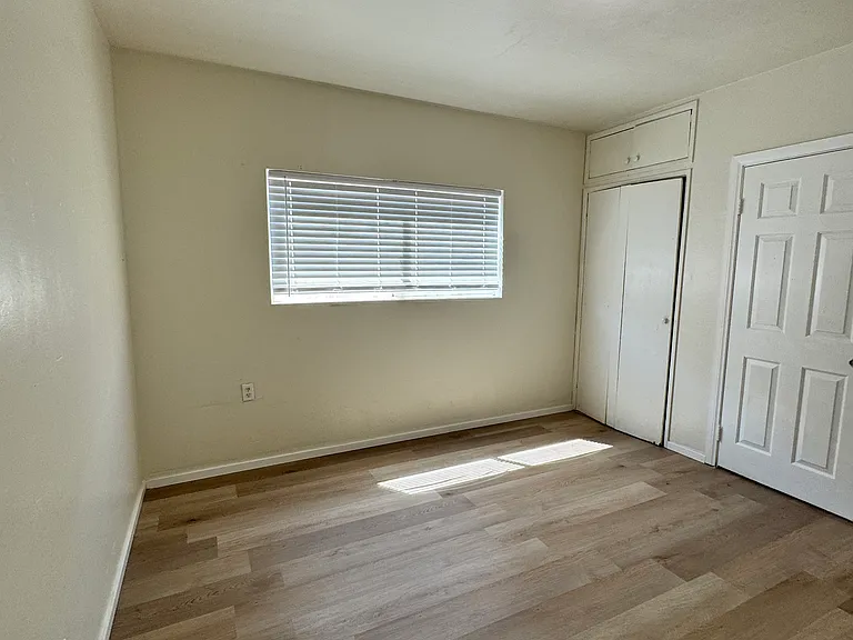 3863 Franklin Ave #3863 — Photo 4