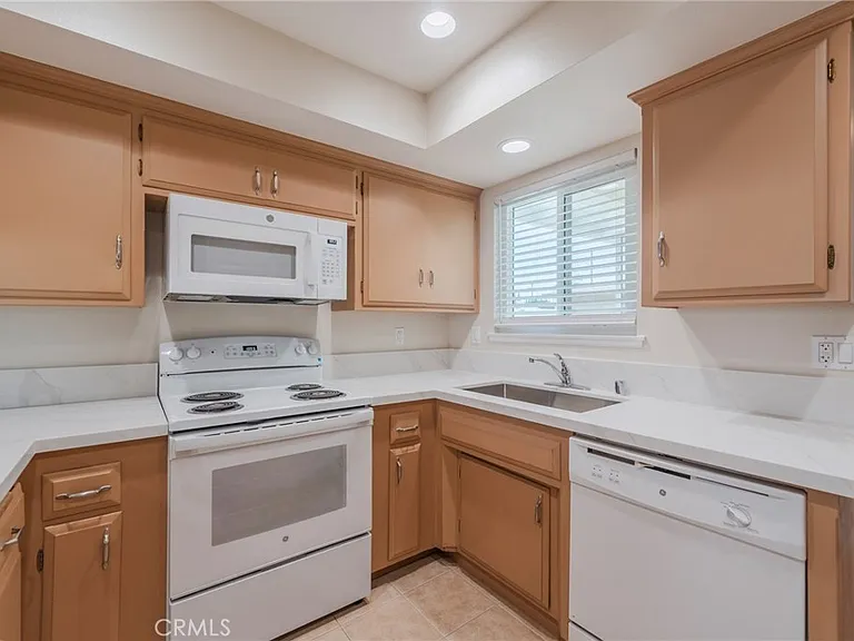 9230 Larkspur Dr — Photo 6