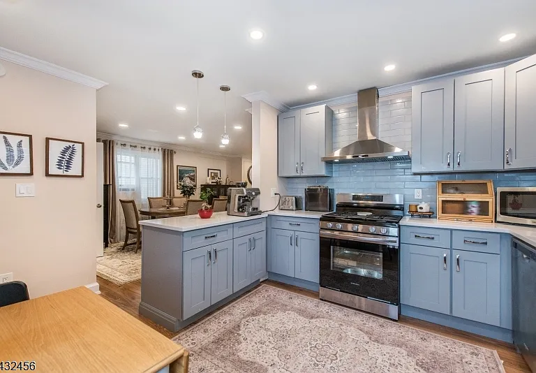 57 Marsellus Pl #2 — Photo 4