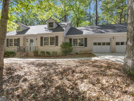 315 Walker Ave, Fayetteville, GA 30215