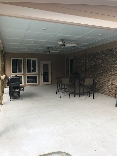 2nd image of 105 King Charles Cir