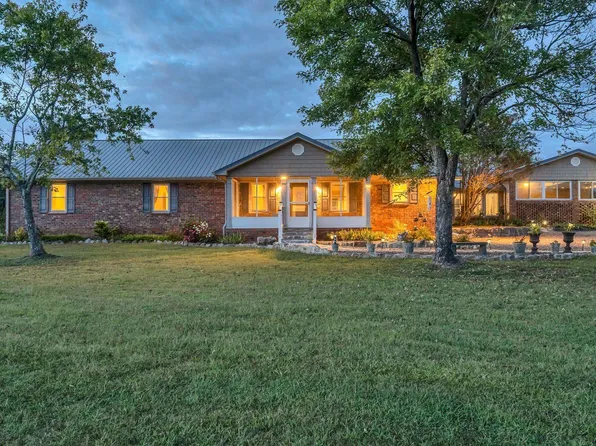 701 Cave Spring Rd, Owens Cross Roads, AL 35763