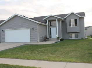 915 38 1/2 Ave W, West Fargo, ND 58078