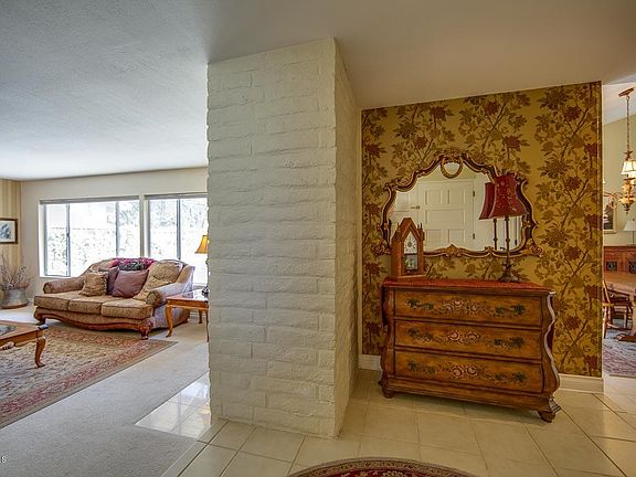 5th image of 1688 Cromwell Pl