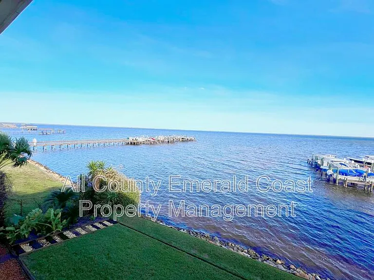 420 Oak Harbour Ln #201 — Photo 42