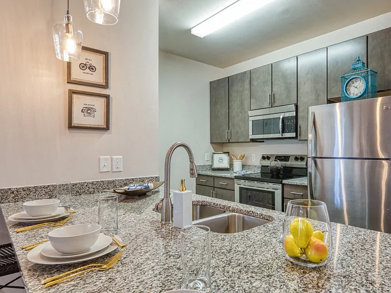 Crossroads Station Apartments — Photo 13