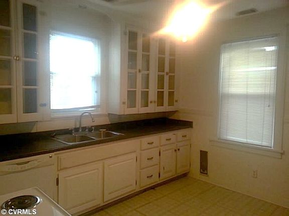4th image of 709 Sibley Ave