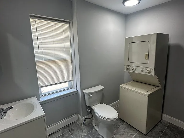 134 Macdade Blvd — Photo 12