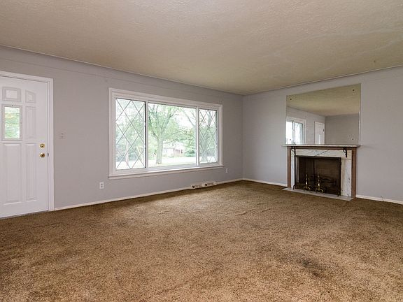 3rd image of 7561 Elmhurst Dr