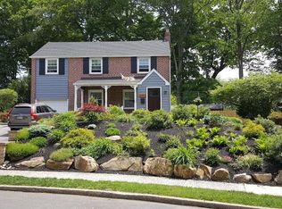 35 E Greenhill Rd, Broomall, PA 19008