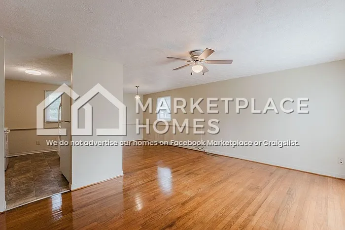 624 S Pine St — Photo 5