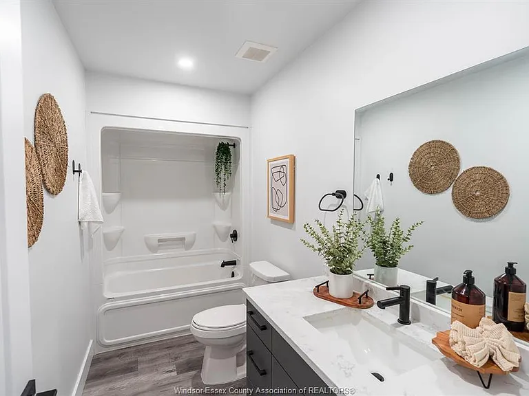 930 Marion Ave #109 — Photo 13