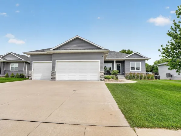 1821 Reese Rd, Cedar Falls, IA 50613
