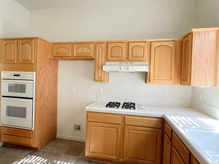 1115 Waverly Dr — Photo 15