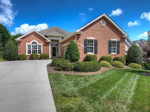2nd image of 1027 Waterbrooke Ln