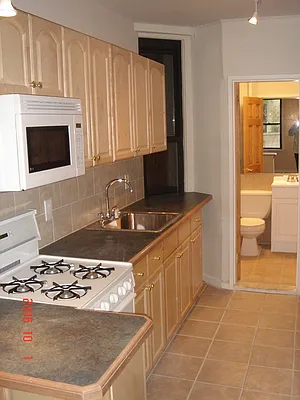 Rented by Chartwell Manhattan Realty | media 37