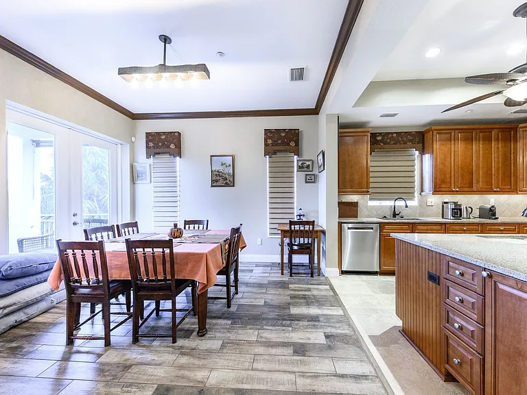 10300 Tarpon Landings Ter #4 — Photo 8