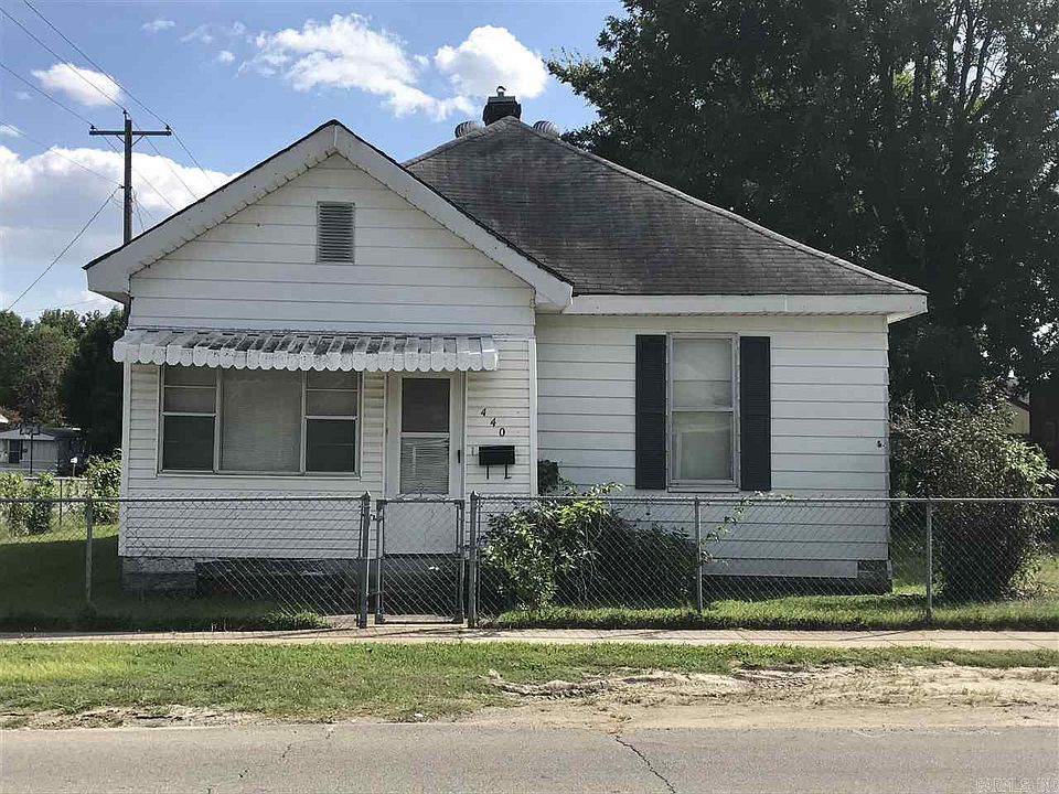 2nd image of 440 E Ct