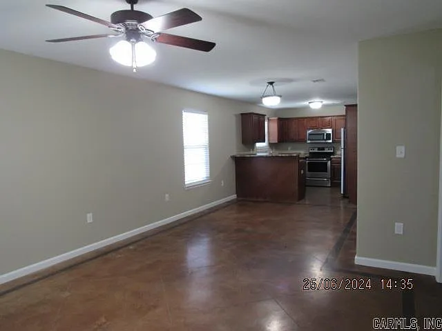 3 bed, 2.0 bath, 1154 sqft, $1,200 — Photo 2