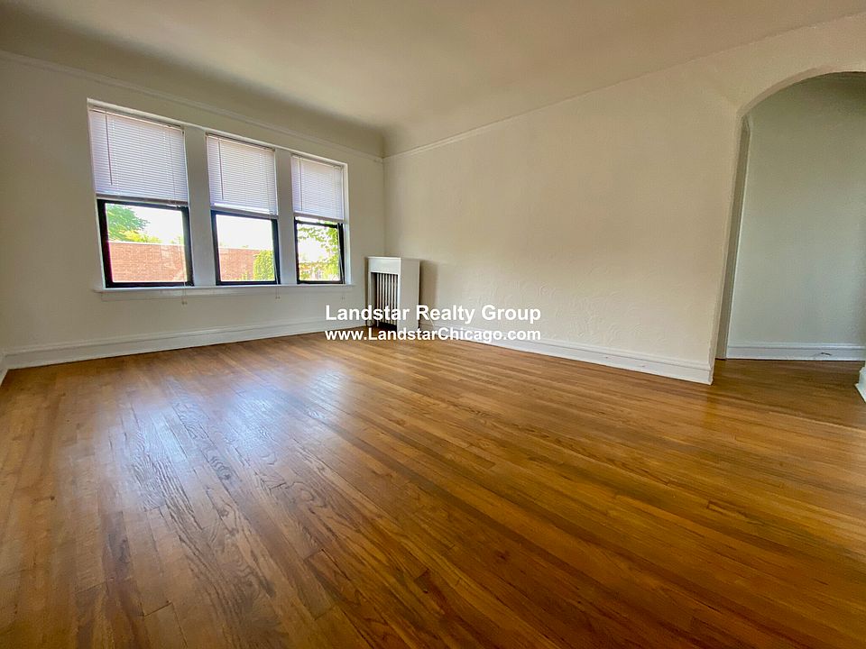 1st image of 3643 N Greenview Ave APT 3B
