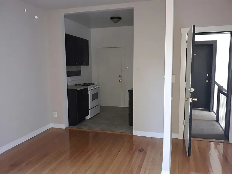 1317 W Estes Ave #3 — Photo 7