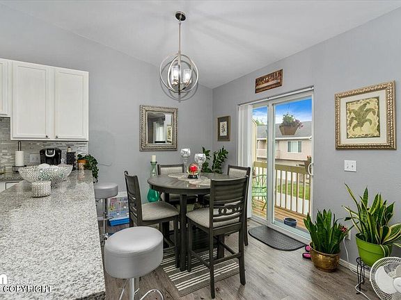 4th image of 17527 Silverwood Way #17