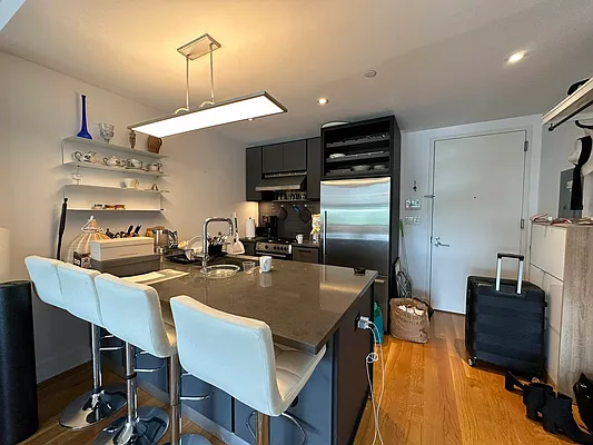 Rented by AYM NYC LLC | media 6