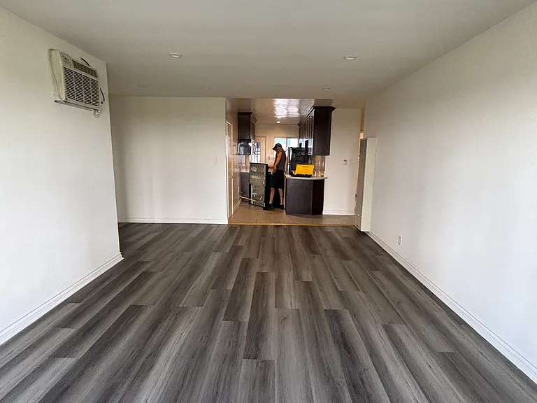 1000 N Orange Grove Ave #10 — Photo 5