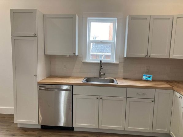 104 E Maple St APT 5