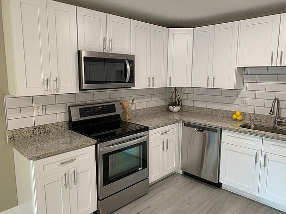4th image of 5004 Seneca Ave